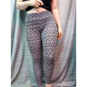 AE Black & White Print Leggings